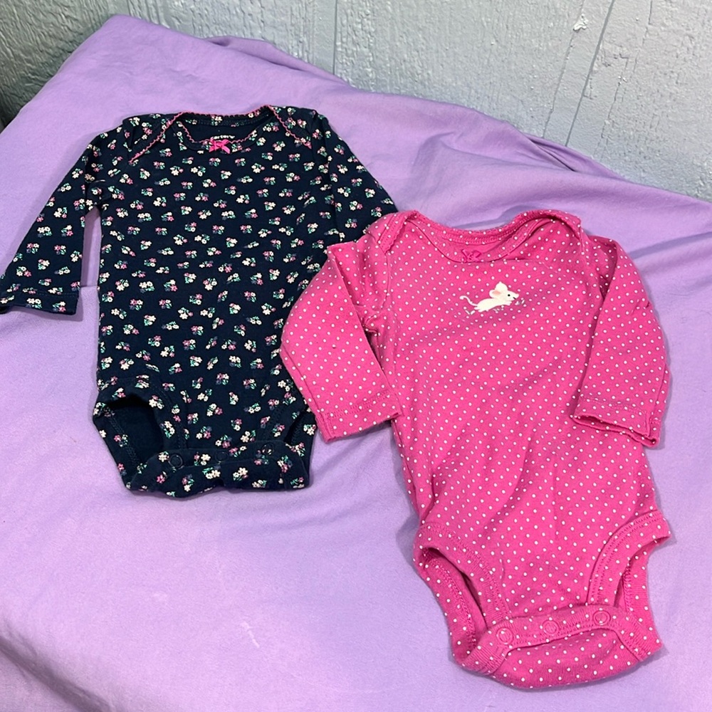 5 for $10 💜 carters long sleeve top lot size 3 months